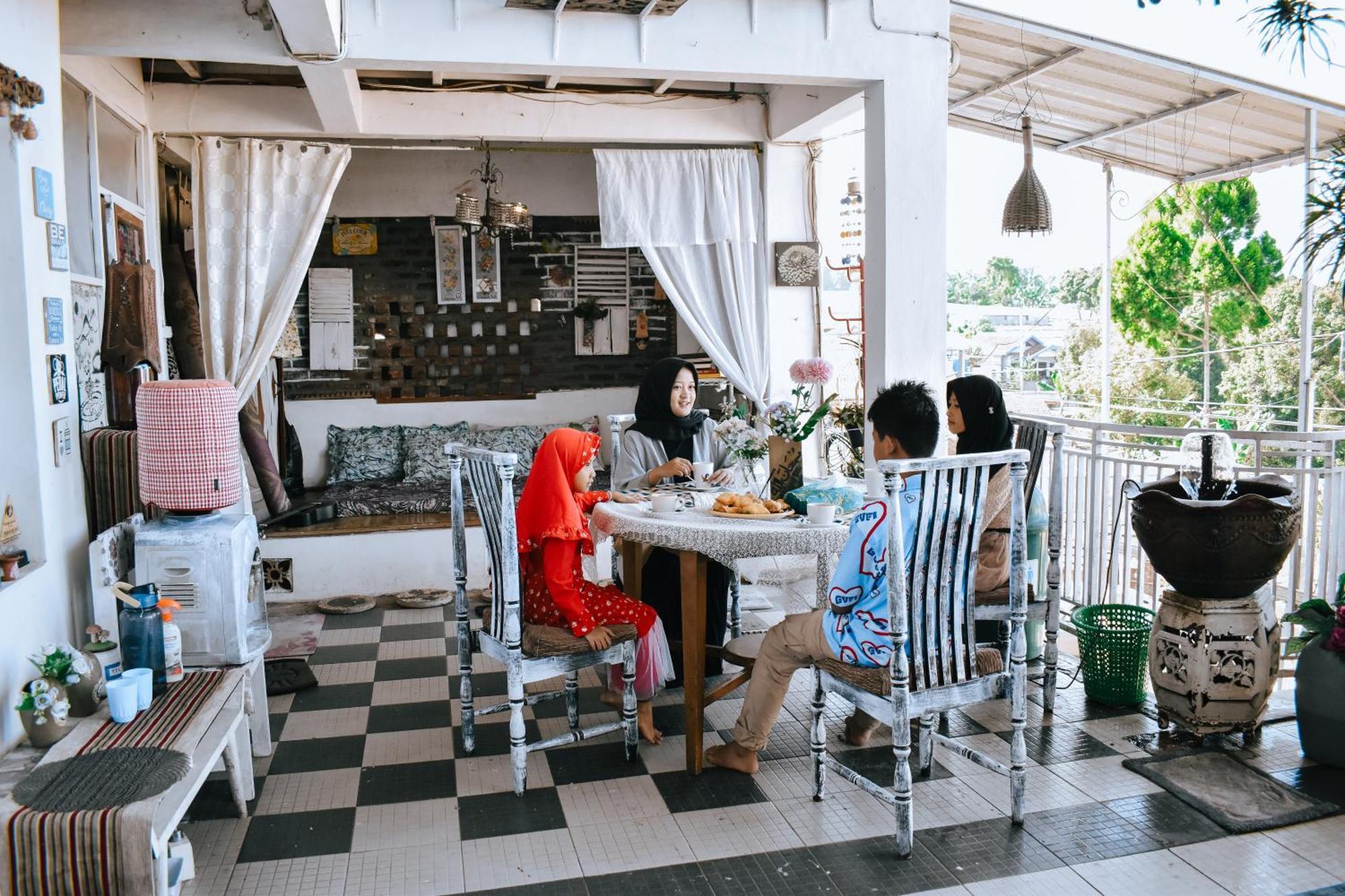 Imah Seuri By Kaya Rooms Tutugan ภายนอก รูปภาพ