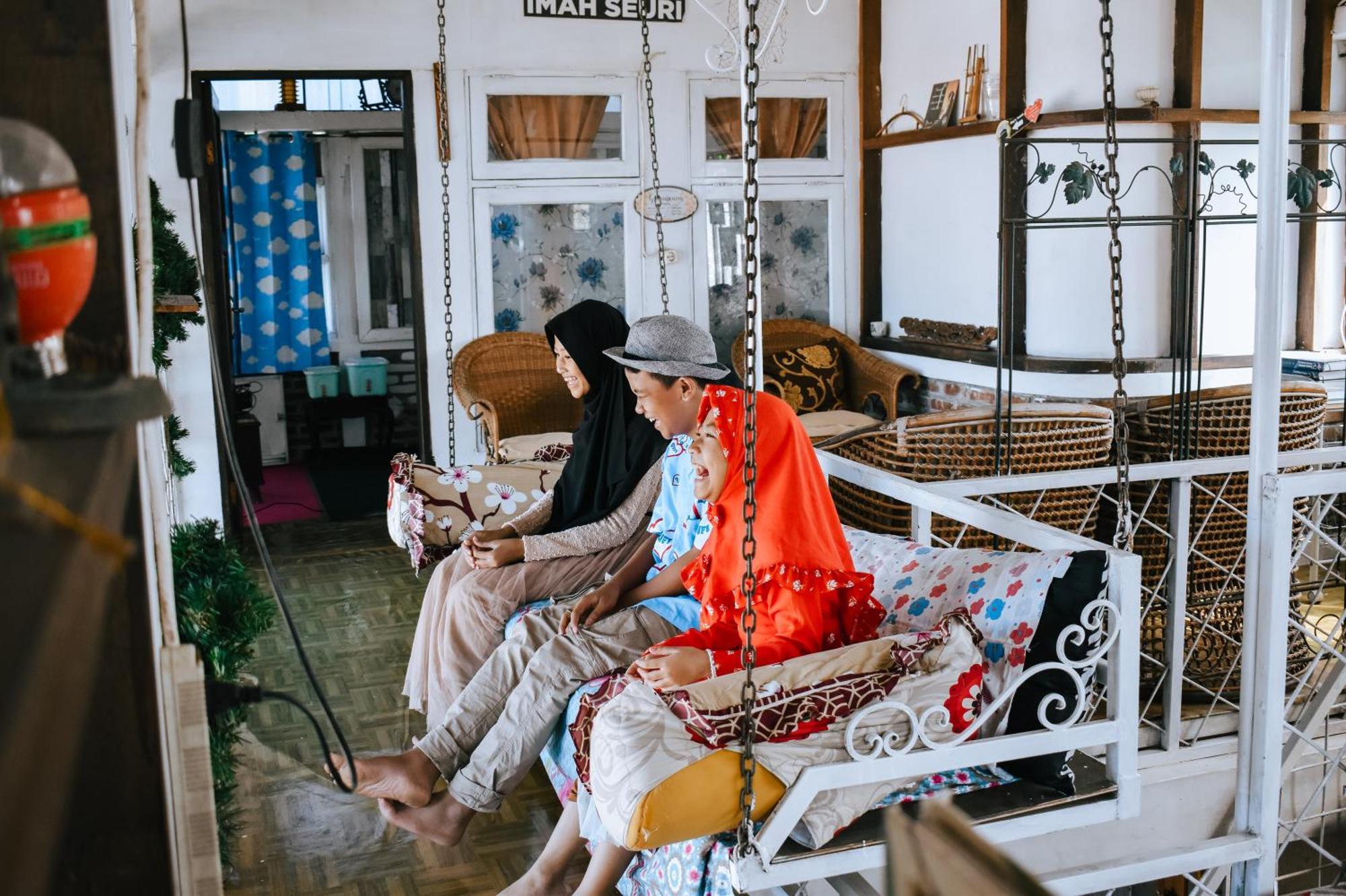 Imah Seuri By Kaya Rooms Tutugan ภายนอก รูปภาพ