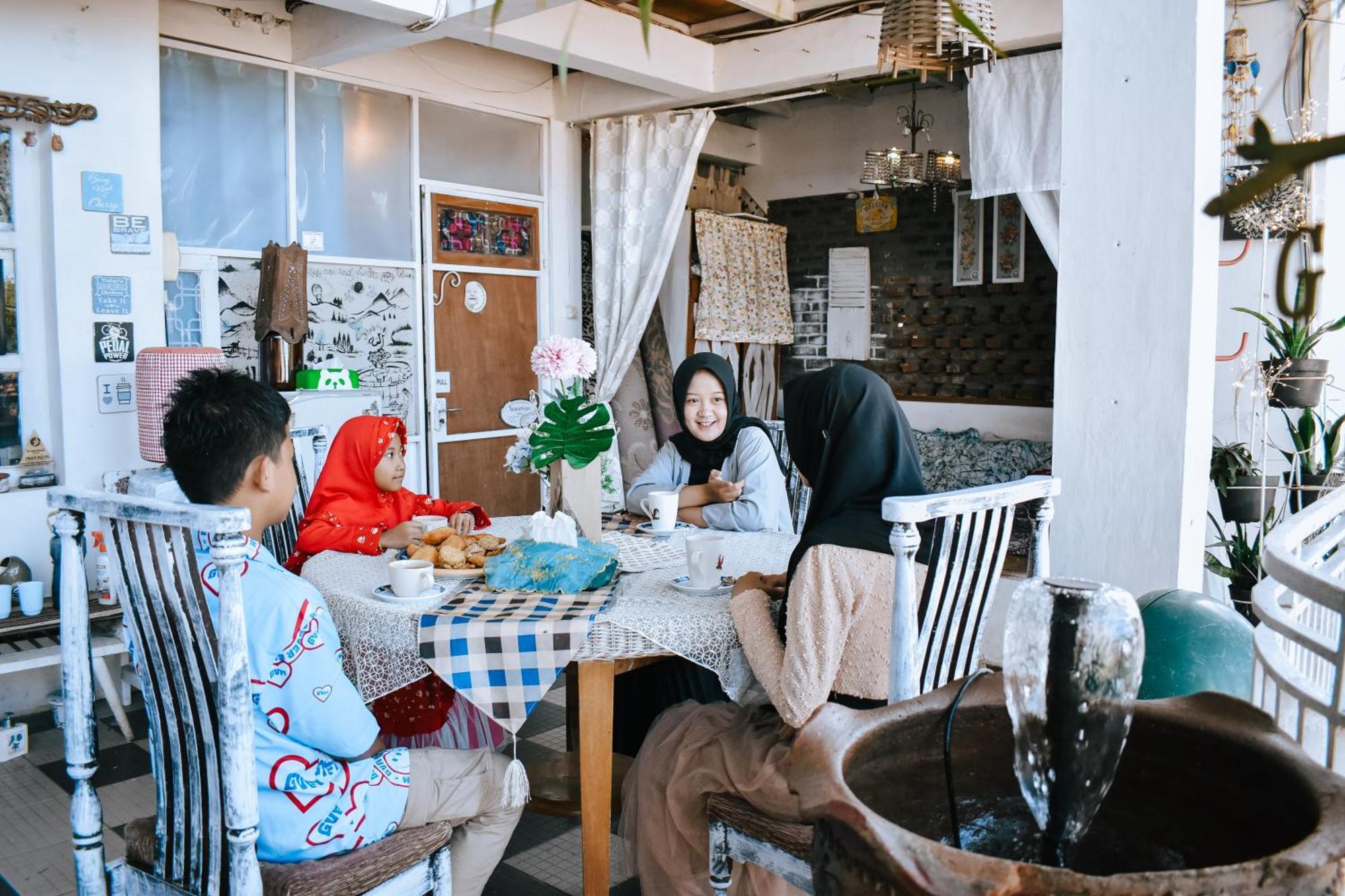Imah Seuri By Kaya Rooms Tutugan ภายนอก รูปภาพ